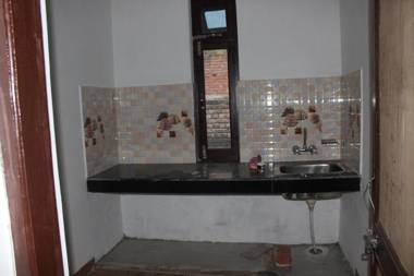 Mohinder & Mohindra Home Stay