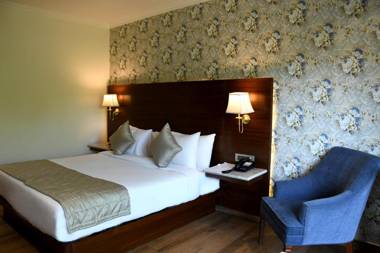 Mastiff Villa Camellia by OTHPL