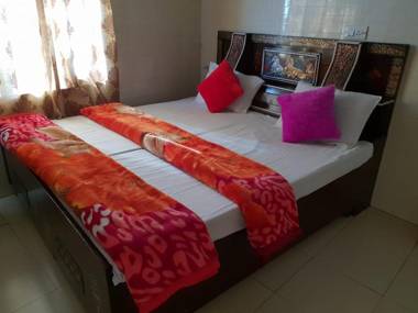 Hotel Raj Golden & Restaurant