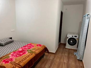 SPOT ON 90472 Vj Home Stay - Bir