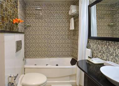 Taurus Sarovar Portico