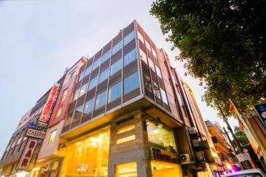 Hotel Krishna Plaza - 5 min walk from New Delhi Railway Station