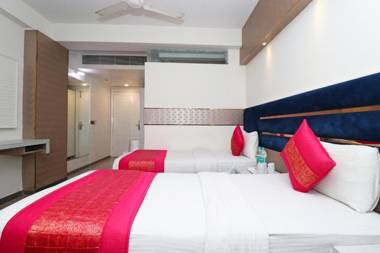 Hotel Krishna Plaza - 5 min walk from New Delhi Railway Station
