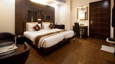 Hotel Le Cadre @ Kailash Metro