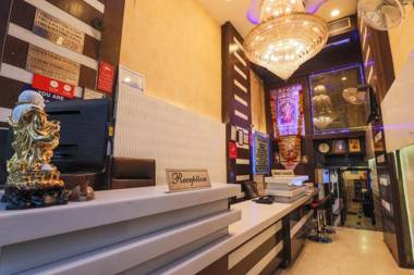 Hotel Guruvas Inn "Vaccinated Staff"