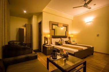 The Suncourt Hotel Yatri