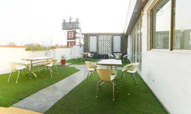 Hotel Blessings On road Near New Delhi Railway Station