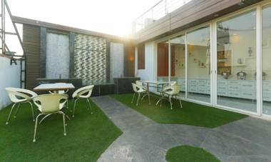 Hotel Blessings On road Near New Delhi Railway Station