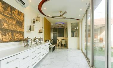 Hotel Blessings On road Near New Delhi Railway Station