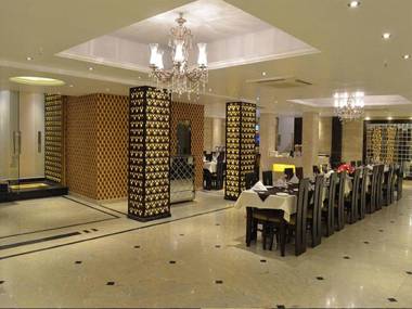 Hotel Emperor Palms 2Min walk from Karol Bagh metro station
