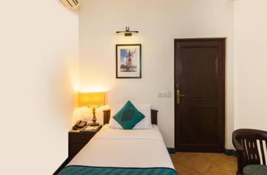 Home@F37 Kailash Colony Metro