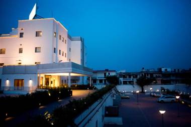 Vibe By The LaLiT Traveller