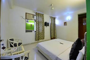 Silver Leaf Noida Hotel