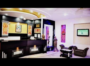 Hotel Peace Point - 1 min walking distance from station