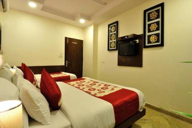 Hotel Nirmal Mahal 5 min walk From New Delhi Railway Station