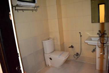 Hotel Su Shree Continental 5 Minutes Walk From New Delhi Railway Station