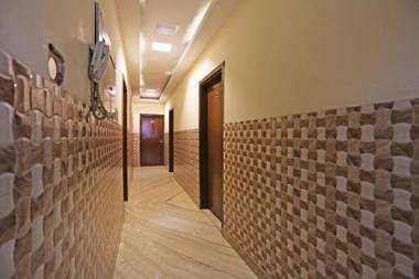 OYO 6096 Hotel Maharani Palace