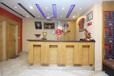 OYO 6096 Hotel Maharani Palace