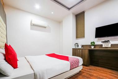 OYO 471 Sehej Continental