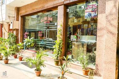 Hotel Glow Inn-3 Mins Walking From NDLS