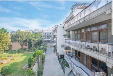 Amazing ! 4 BHK Service Apartment .