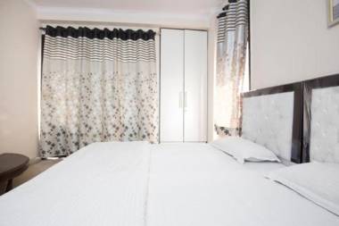 Amazing ! 4 BHK Service Apartment .