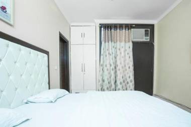 Amazing ! 4 BHK Service Apartment .