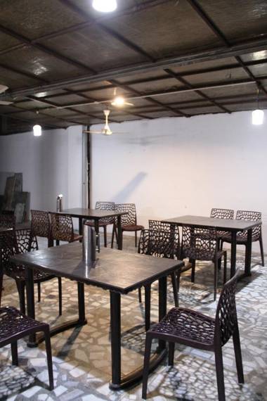 Hotel Golden Oasis Delhi