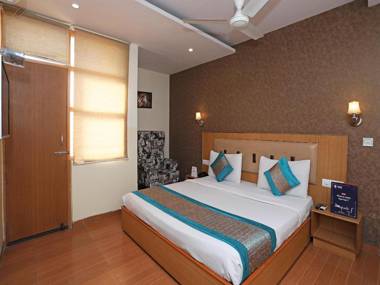 OYO 8967 Hotel Shivaay Palace