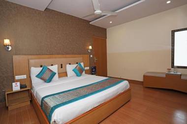 OYO 8967 Hotel Shivaay Palace