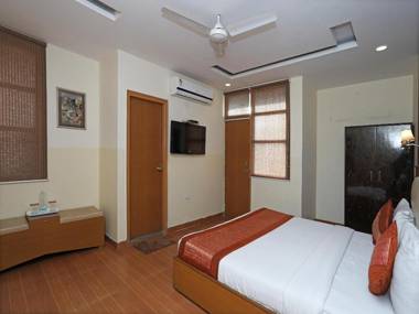 OYO 8967 Hotel Shivaay Palace