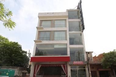 OYO Townhouse 5244 Galaxy Rooms