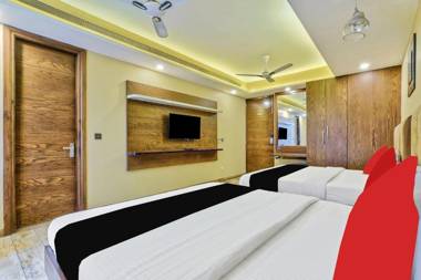 Hotel Nitya Maharani " Couple Friendly " Vaccinated Staff"