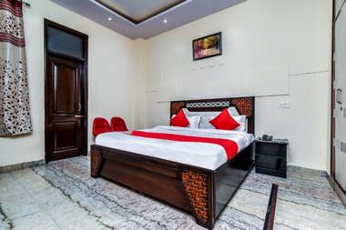 OYO 18831 Florence Residency