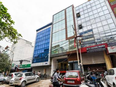 OYO 17082 Royal Galaxy