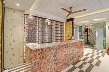 OYO Townhouse 516 Hotel N Suites