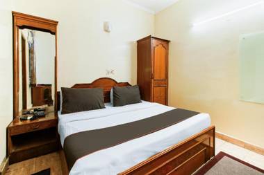 Collection O 18927 Maya Palace Mayapuri