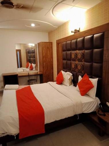 POP 88948 Hotel Ambrosia