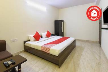 OYO 22394 Club Residency
