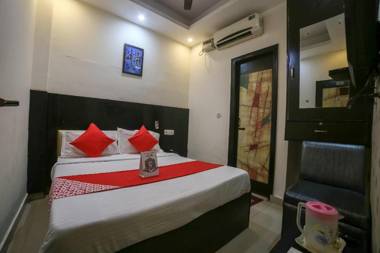 OYO 19875 Hotel West Delhi Inn