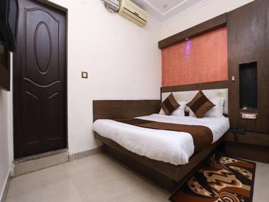OYO 6317 Hotel Shiv Palace