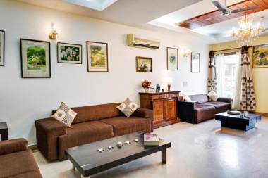 Hostie Aarna-4 BR apt near Moolchand/Apollo S. Delhi