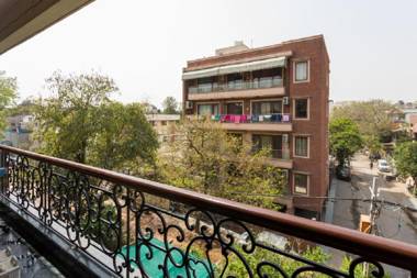 Hostie Aarna-4 BR apt near Moolchand/Apollo S. Delhi