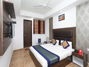 OYO 10795 Hotel RS Residency