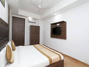 OYO 10795 Hotel RS Residency