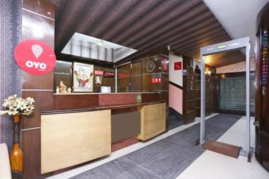 OYO 1824 Hotel Grand Peepal