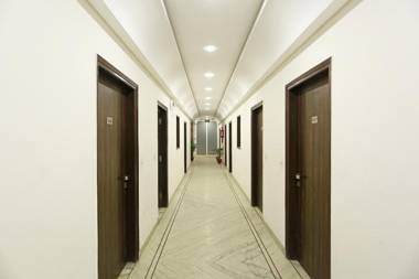 OYO 11340 Hotel Lakshmi Palace