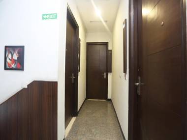 OYO 27928 Metropolis Guest House