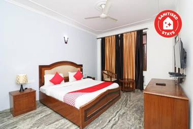 OYO 13843 Moonlight Residency