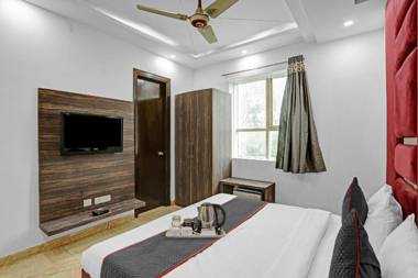 OYO Townhouse 771 Royal Mirage